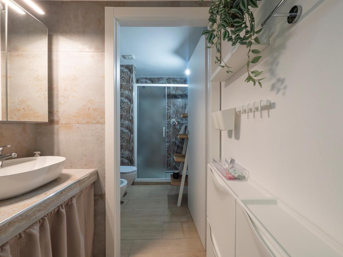 Апартаменты White Loft Near Duomo Orti 14 Милан Экстерьер фото